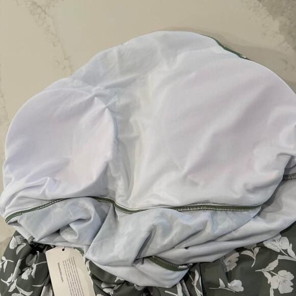 Bloomchic NWT Floral Cut Out Tankini Swim Top Women’s Size 28 Mint Green Padded - Picture 8 of 10